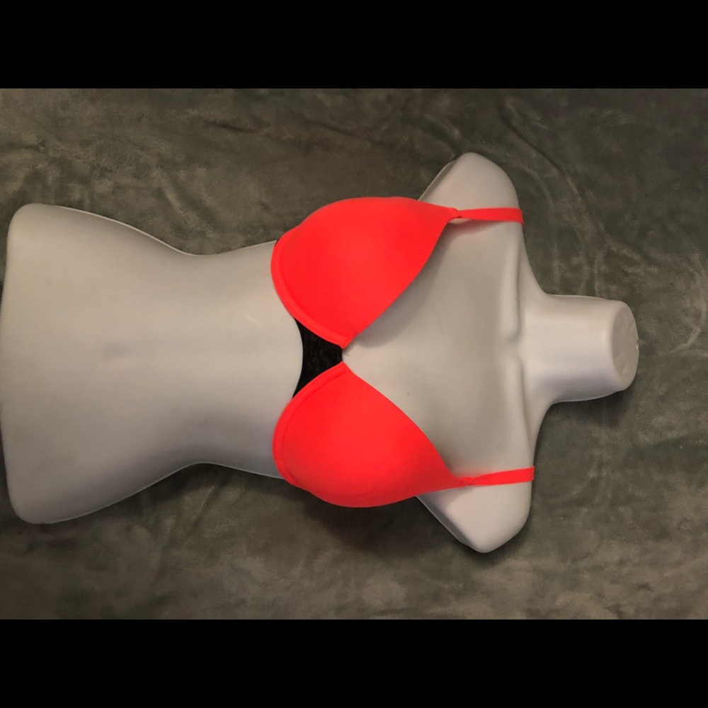 Pink VS Bra 32DD or 32(E)